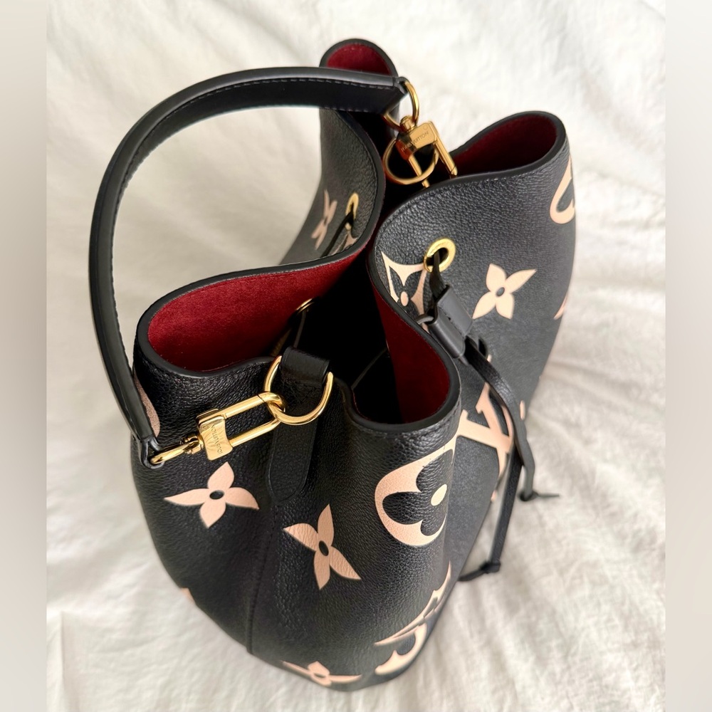 👑✅PRICE FIRM✅AUTHENTIC Louis Vuitton Bicolor Giant Neonoe MM - Picture 6 of 16